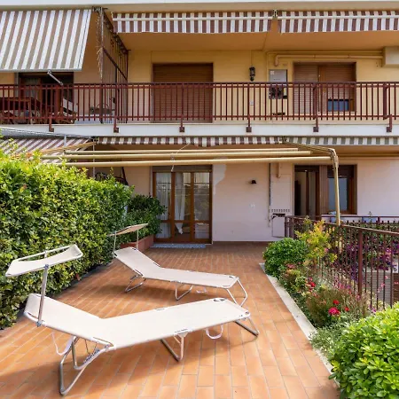 Апартаменти Blu Oltremare By Interhome *